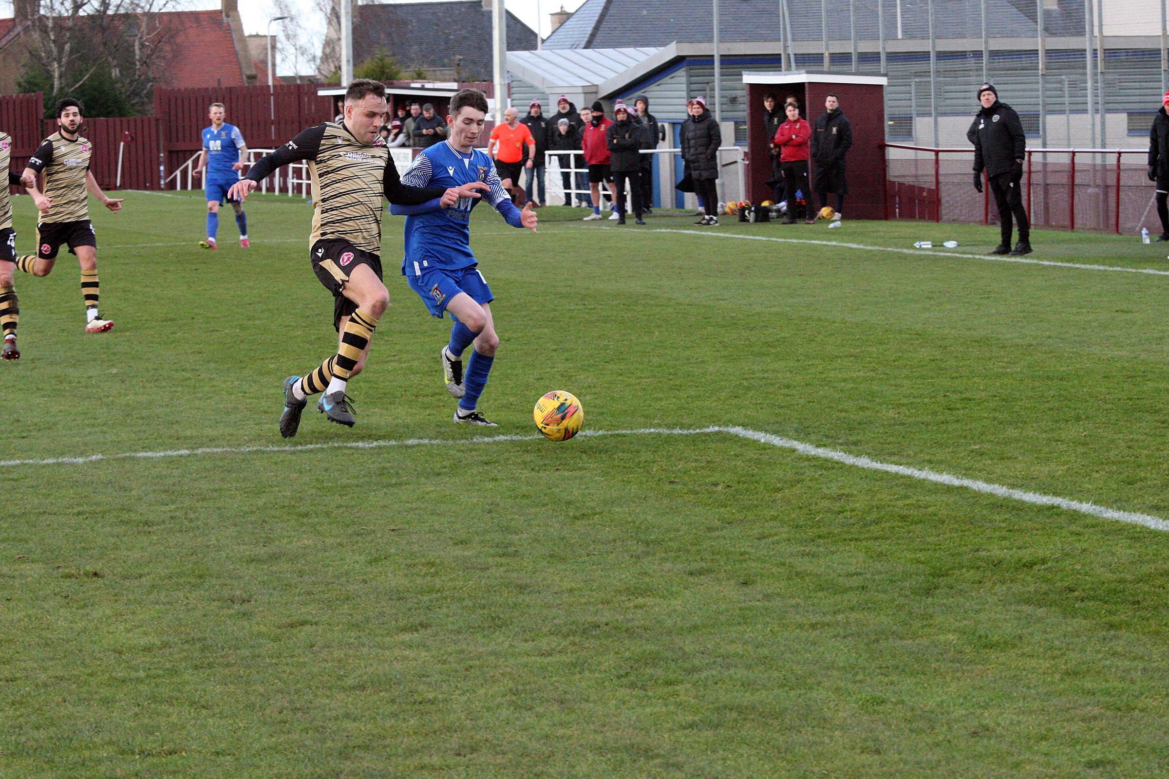 Tranent (blue) welcome Hearts B to Foresters Park