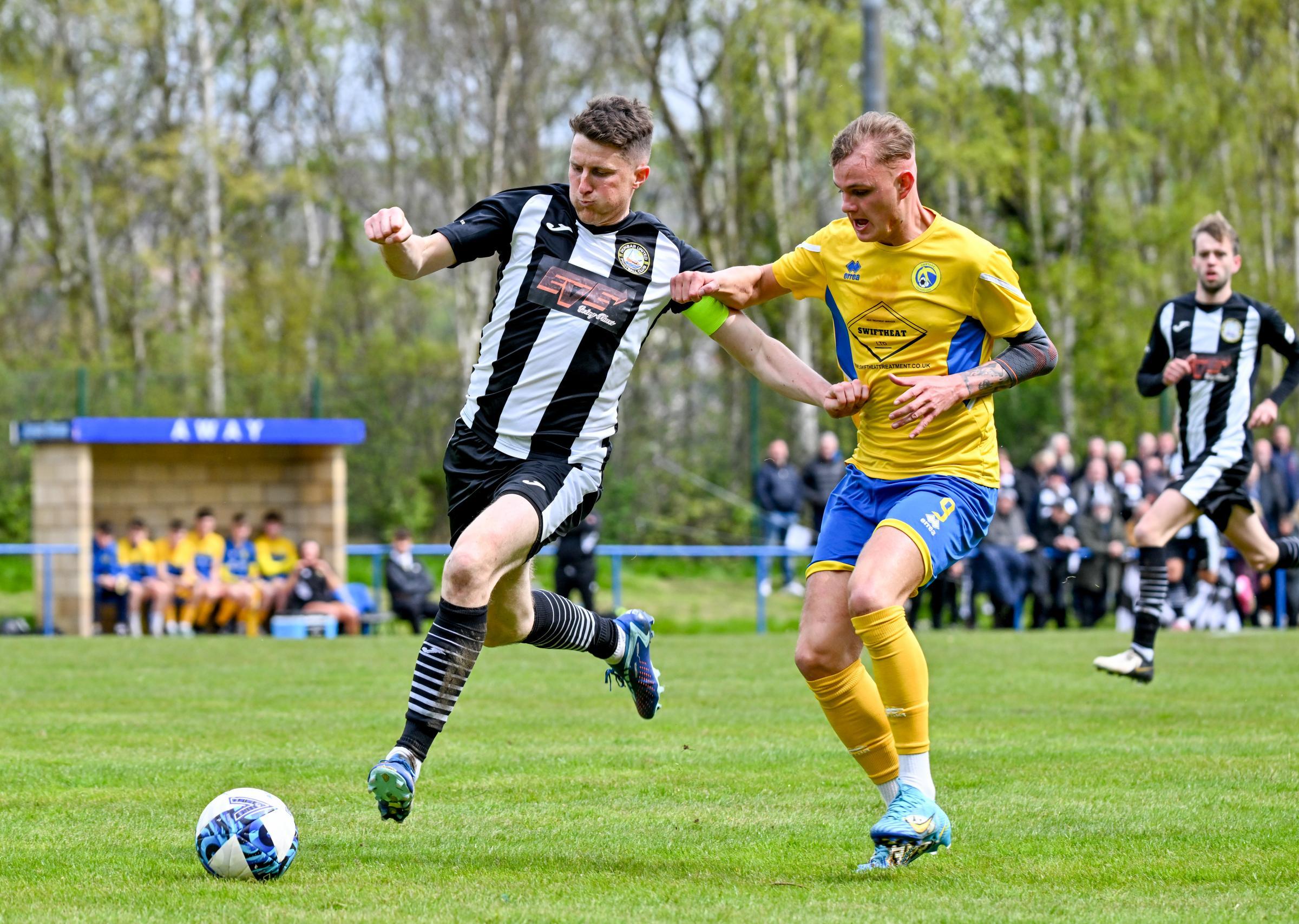 Dunbar United (black and white) head to Glenrothes. Image: Alan Wilson.