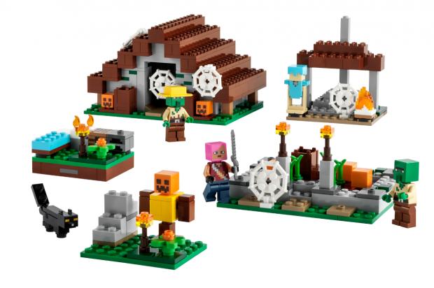 East Lothian Courier: LEGO® Minecraft® The Abandoned Village. Credit: LEGO