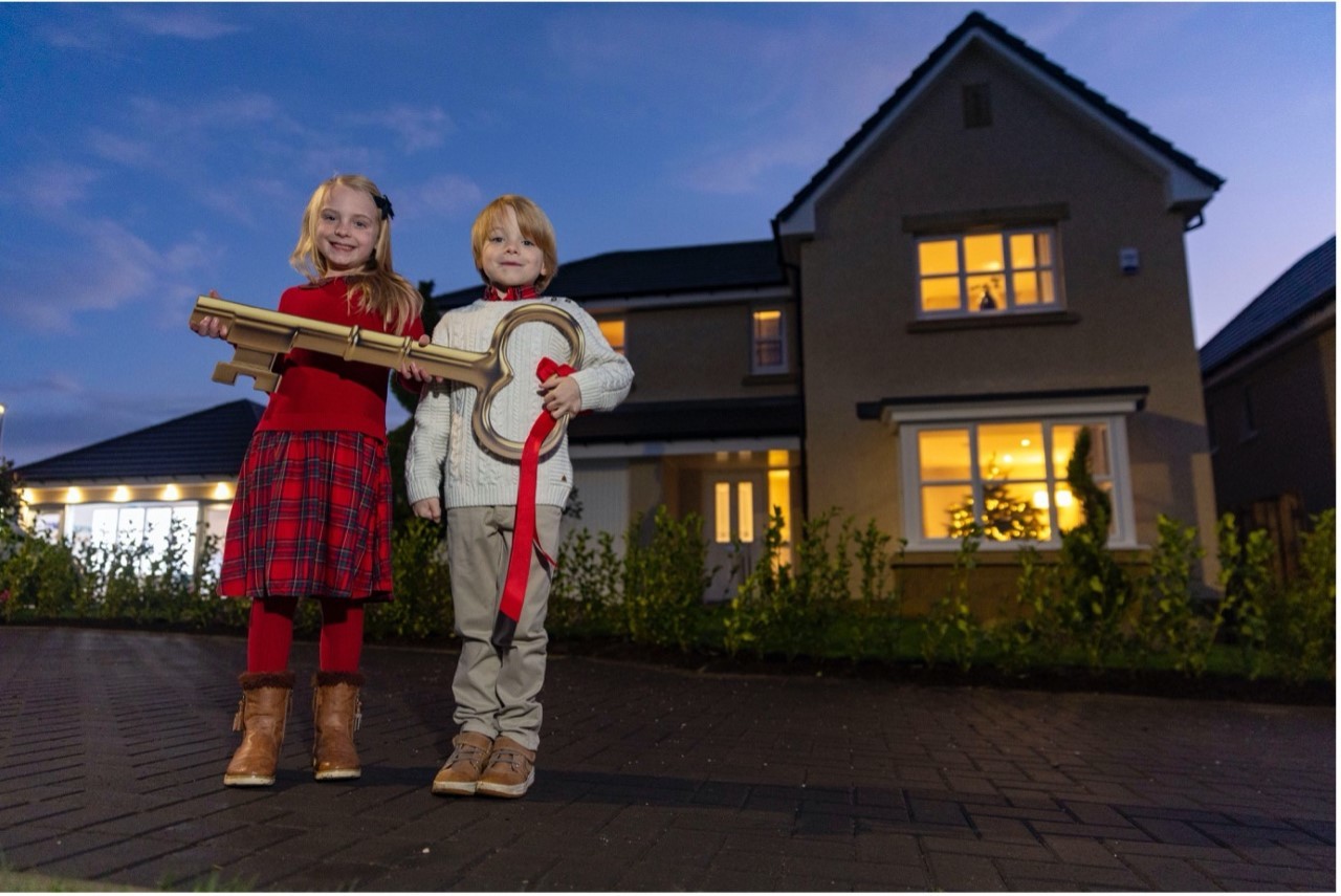 A magic key helped Santa deliver presents at new homes - Vimarsana News