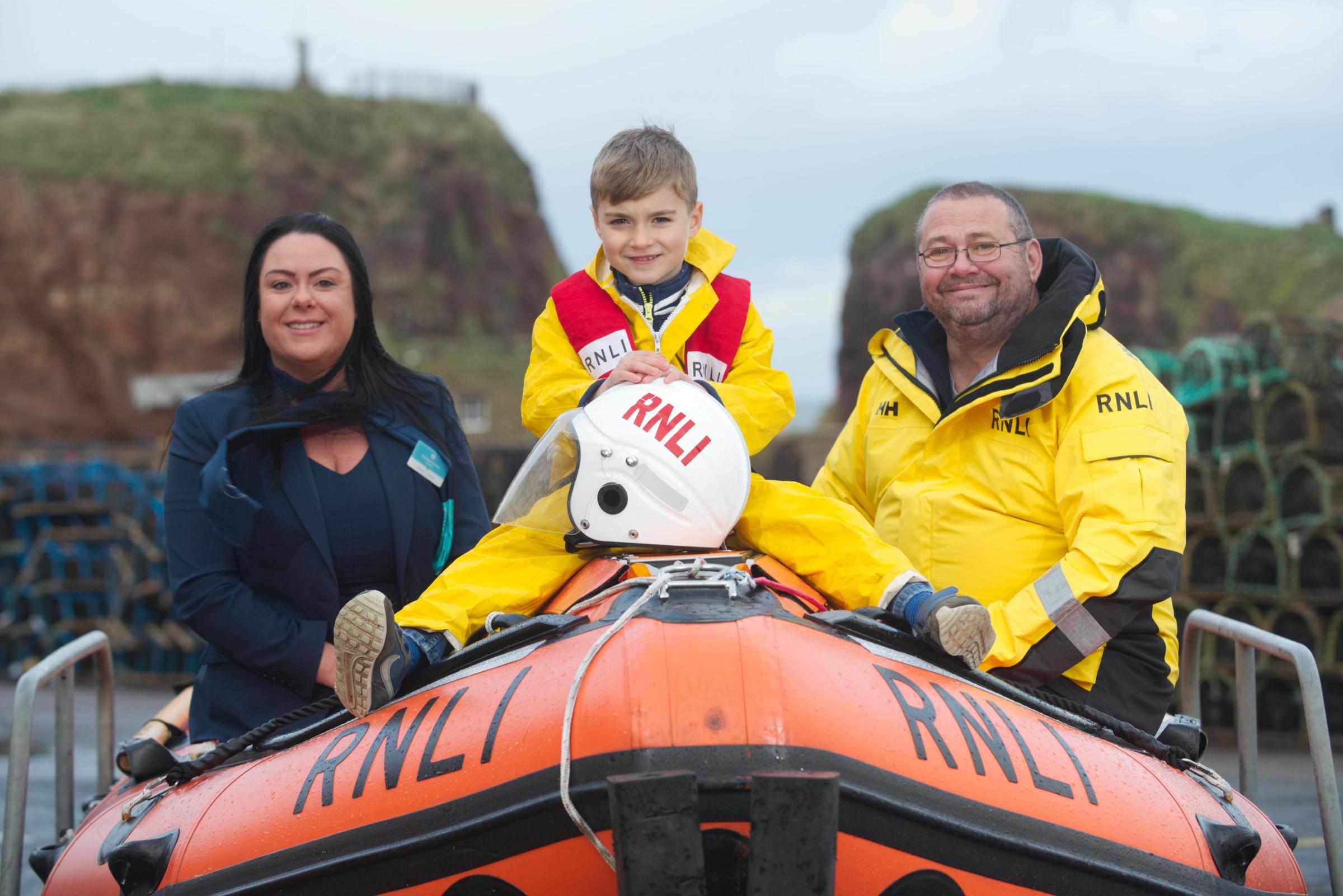Dunbar: Mini-lifeboat hunt allows Liam to see the real thing - Vimarsana News