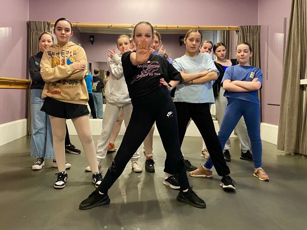Free hip-hop dance class on offer for school pupils - Vimarsana News