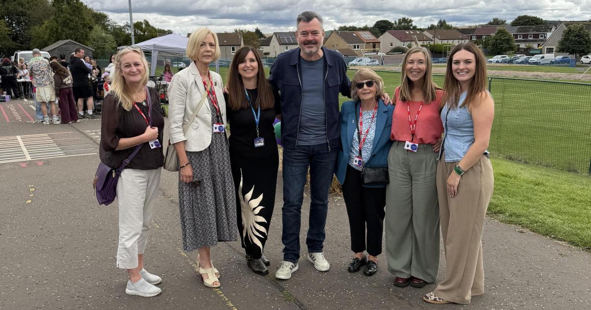 Grant Stott opens Stoneyhill Primary School's 30th birthday bash